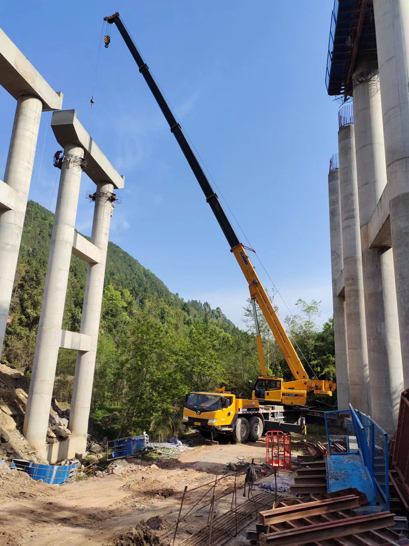 荣昌桥梁施工吊装